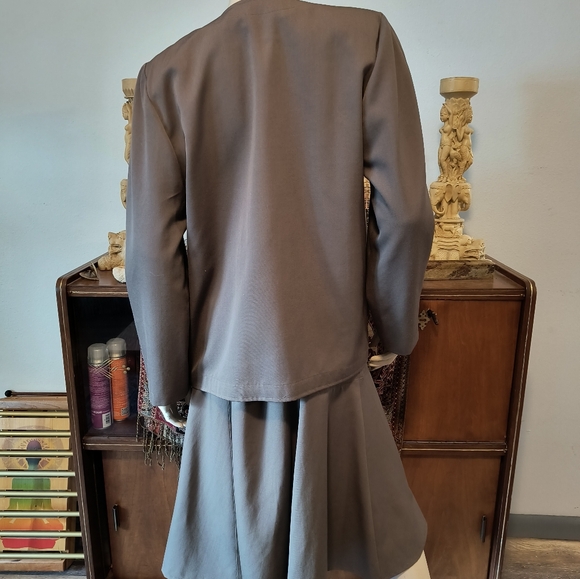 Linda Allard for Ellen Tracy Wool Skirt Set 2 pc. Neutral Khaki - Picture 9 of 11